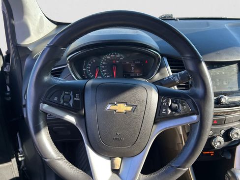 Used 2019 Chevrolet Trax LT w/ LT Convenience Package image 13