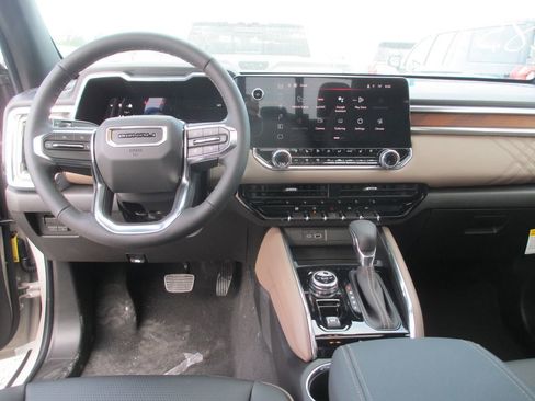 New 2026 GMC Canyon Denali AWD/4WD image 18