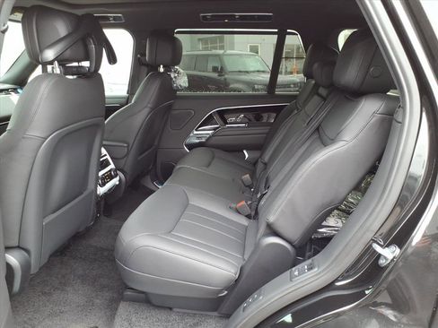 New 2026 Land Rover Range Rover Long Wheelbase SE AWD/4WD image 11