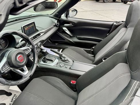 Used 2019 FIAT 124 Spider Classica w/ Technology Group image 16