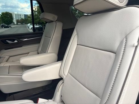 Used 2022 GMC Yukon Denali AWD/4WD image 4