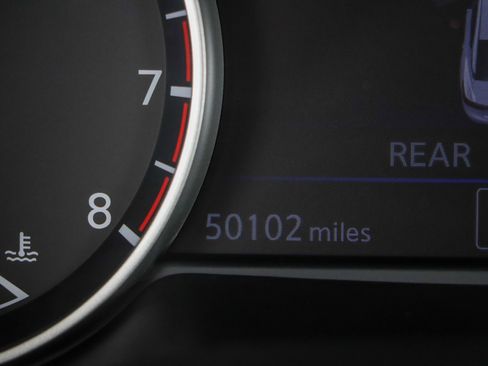 Used 2023 Nissan Maxima SR w/ Sport Mat Group FWD image 16