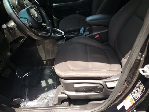 Used 2017 Kia Soul w/ Convenience Package FWD image 21