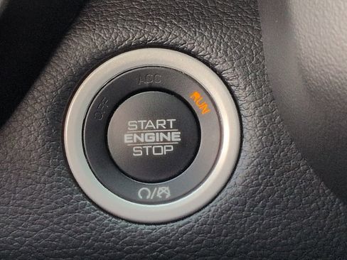Used 2019 RAM 1500 Big Horn RWD image 25