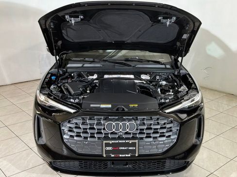 Certified 2025 Audi Q5 Premium w/ Convenience Package image 19