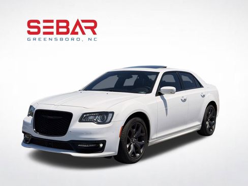 Used 2022 Chrysler 300 S w/ Comfort Group RWD image 3