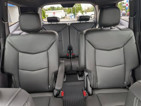 Used 2024 Cadillac XT6 Sport w/ Technology Package AWD/4WD image 16