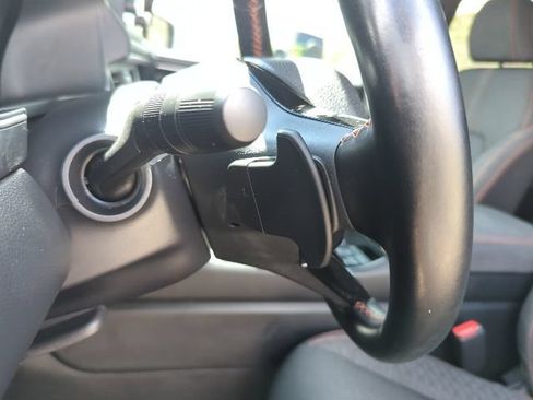 Used 2023 Honda Pilot Sport image 15