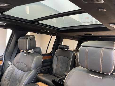 Used 2022 Jeep Grand Wagoneer Series III w/ Rear Seat Video Group 1 AWD/4WD image 22