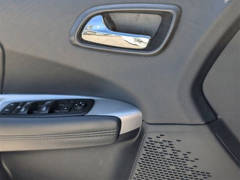 Used 2020 Dodge Journey SE w/ SE Popular Equipment Group image 26