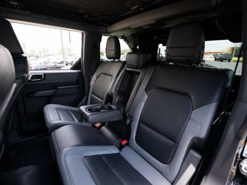 Used 2024 Ford Bronco Black Diamond w/ Sasquatch Package AWD/4WD image 48