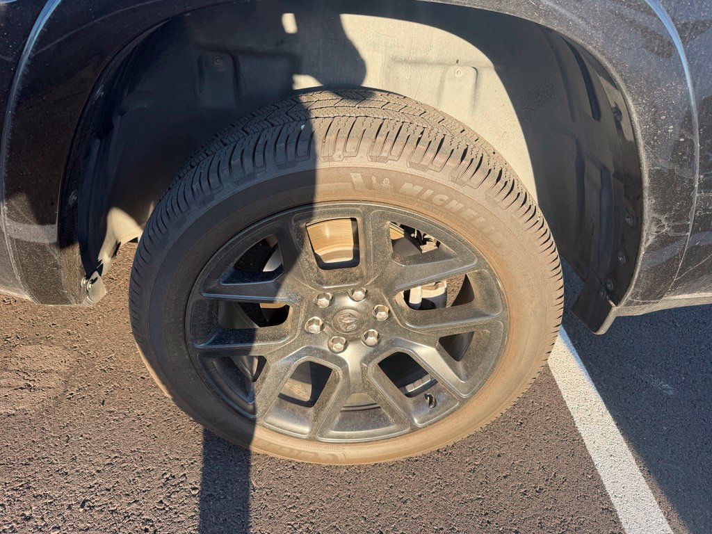 Used 2022 RAM 1500 Laramie AWD/4WD image 11
