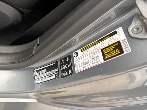 Used 2025 BMW 230i xDrive 230XI AWD w/ Premium Package image 20