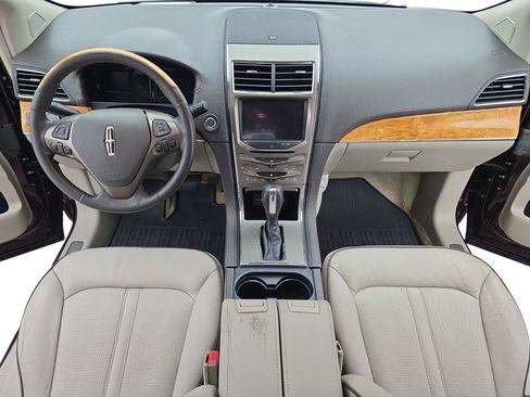 Used 2012 Lincoln MKX FWD image 9