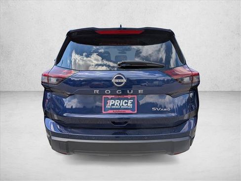 Used 2024 Nissan Rogue SV AWD/4WD image 5