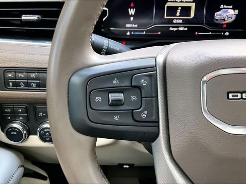 Used 2024 GMC Yukon XL Denali AWD/4WD image 22