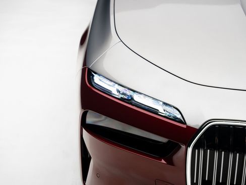 Used 2023 BMW i7 xDrive60 w/ Executive Package 2 image 12