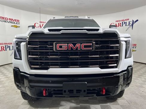 Used 2025 GMC Sierra 2500 AT4X AWD/4WD image 2