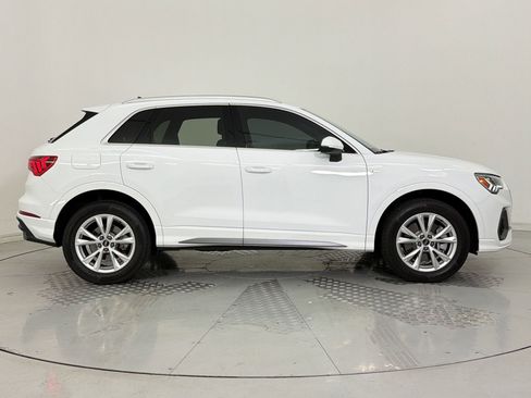 Certified 2025 Audi Q3 2.0T Premium image 8