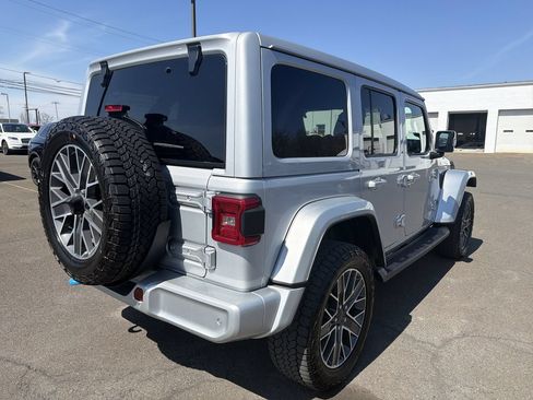 Used 2024 Jeep Wrangler High Altitude AWD/4WD image 5
