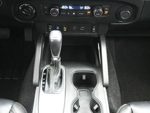 Used 2023 Nissan Frontier SV w/ SV Convenience Package image 23