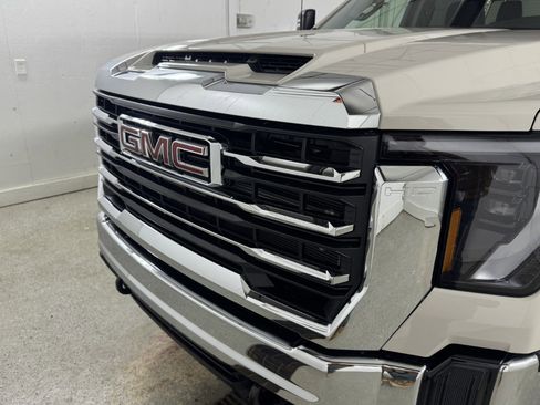 New 2026 GMC Sierra 2500 SLE image 15