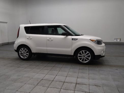 Used 2019 Kia Soul + FWD image 11