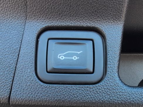 Used 2022 GMC Acadia AT4 image 30