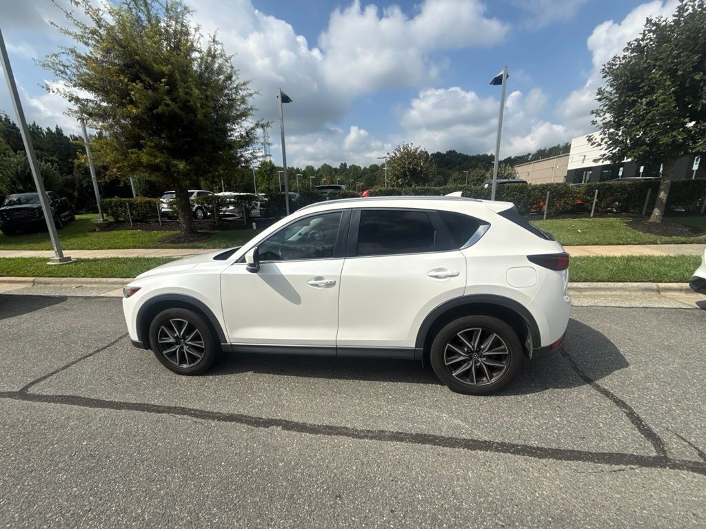 Used 2018 MAZDA CX-5 Touring w/ Preferred Equipment Package FWD image 2