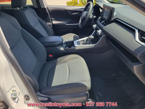 Certified 2020 Toyota RAV4 XLE w/ Convenience Package FWD image 15
