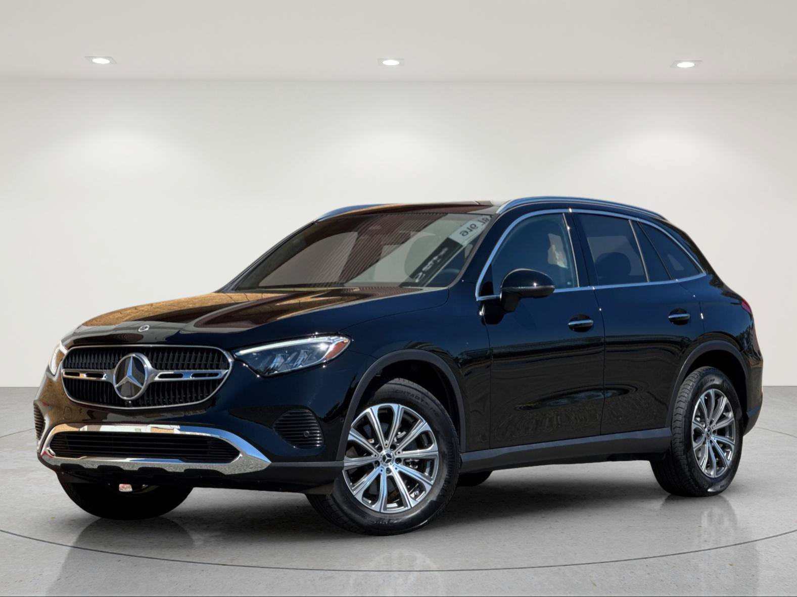 Certified 2026 Mercedes-Benz GLC 300 4MATIC image 2