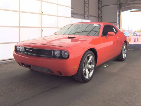 Used 2014 Dodge Challenger SXT Plus RWD image 1