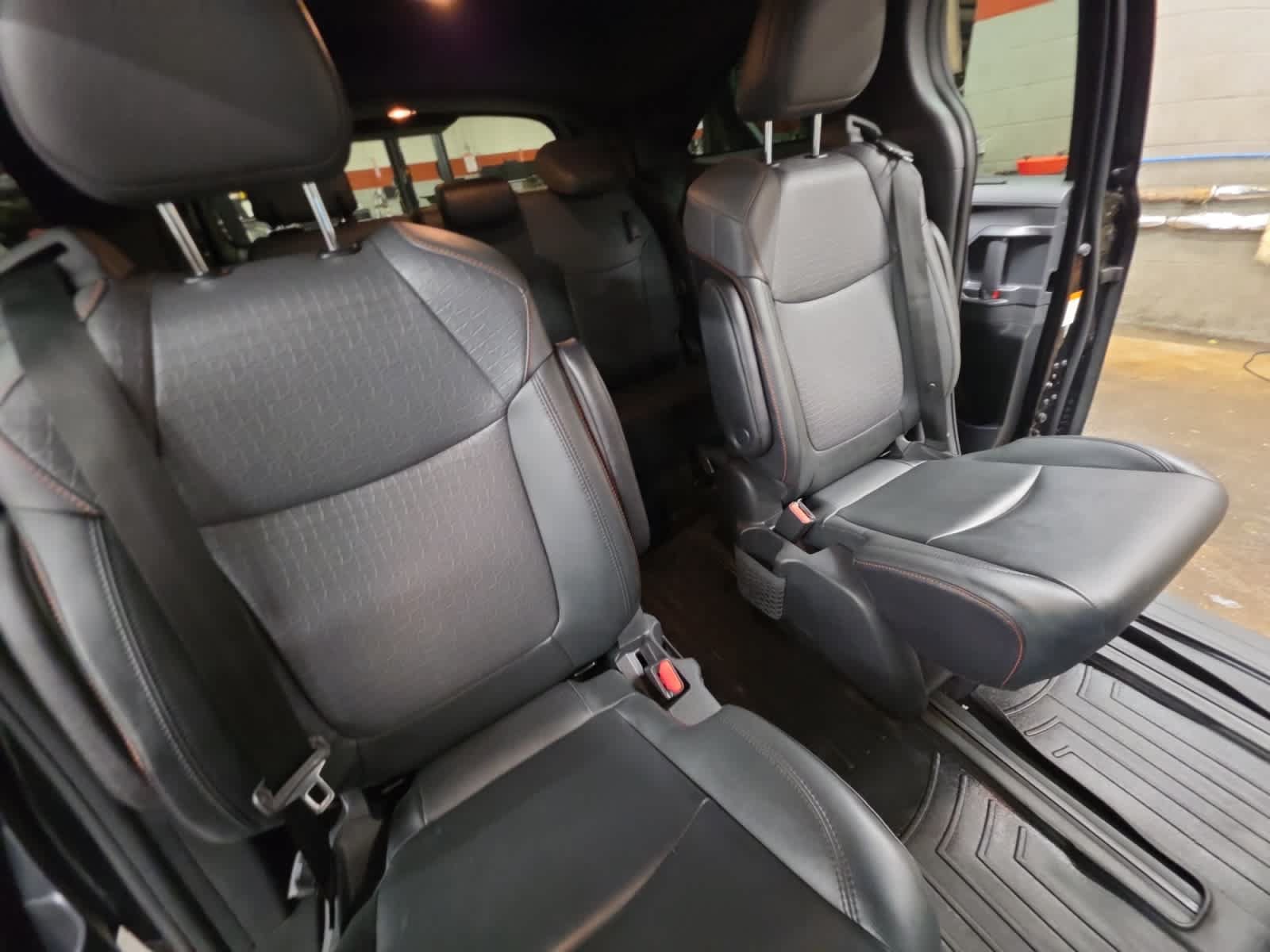Used 2022 Toyota Sienna XSE w/ XSE Plus Package AWD/4WD image 22
