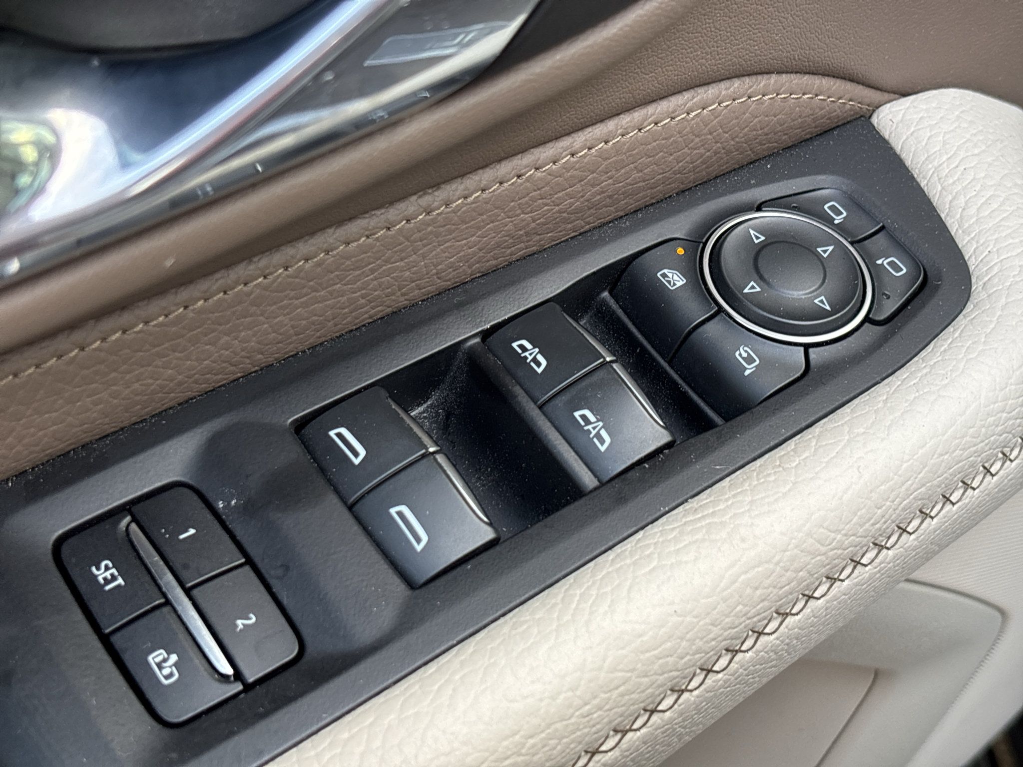 Used 2023 GMC Yukon Denali AWD/4WD image 14