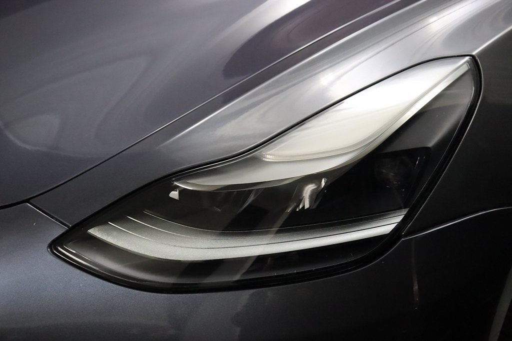 Used 2023 Tesla Model 3 Standard Range RWD image 4