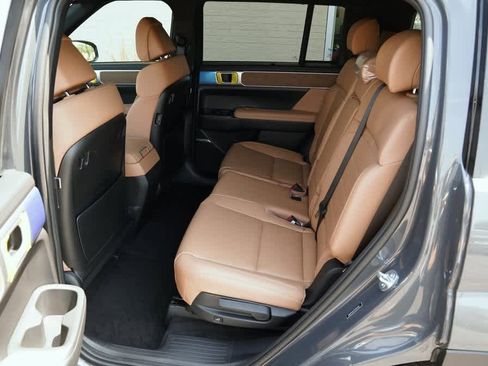 New 2026 Hyundai Santa Fe Limited FWD image 24