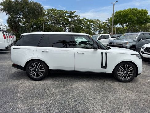 Used 2025 Land Rover Range Rover Long Wheelbase SE AWD/4WD image 9