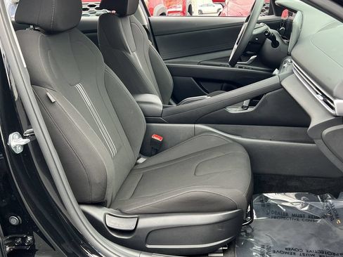 Used 2024 Hyundai Elantra SEL FWD image 21