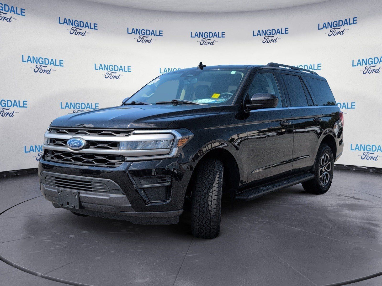 Used 2024 Ford Expedition XLT RWD image 11