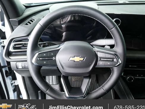 New 2026 Chevrolet Traverse LT w/ Driver Confidence Package AWD/4WD image 8