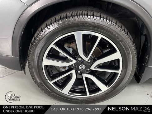 Used 2019 Nissan Rogue SL image 11