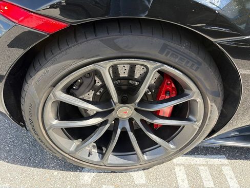 Used 2018 McLaren 570S Spider RWD image 7