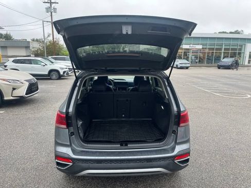Used 2024 Volkswagen Taos SE w/ Panoramic Sunroof Package AWD/4WD image 6