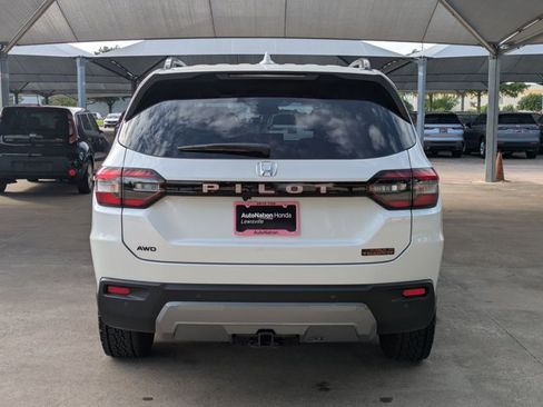 Certified 2026 Honda Pilot TrailSport image 6