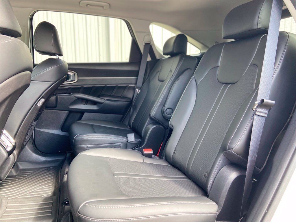 Used 2023 Kia Sorento SX AWD/4WD image 21