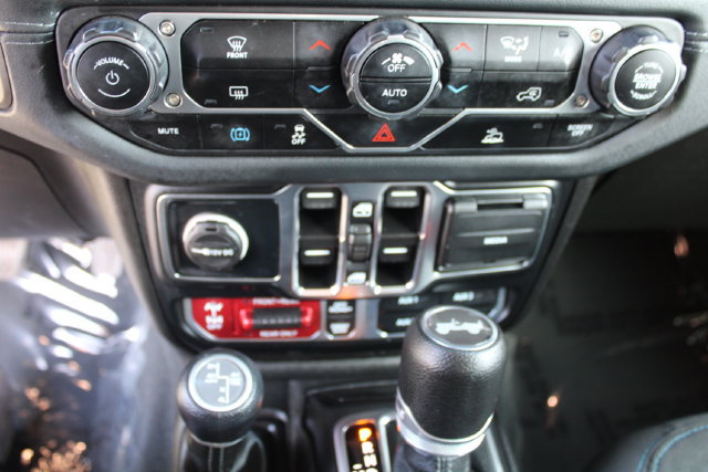 Used 2024 Jeep Wrangler Unlimited Rubicon 4xe AWD/4WD image 26