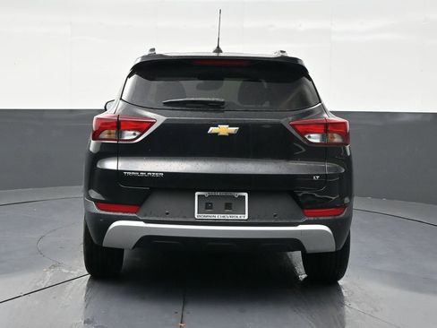 Used 2022 Chevrolet TrailBlazer LT w/ Convenience Package FWD image 4