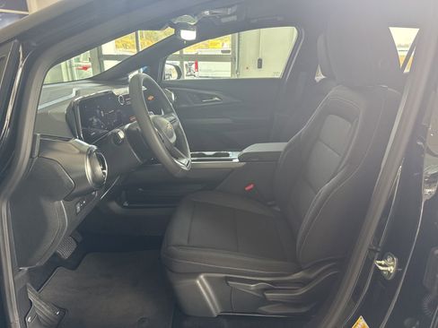 New 2026 Chevrolet Equinox EV LT image 16