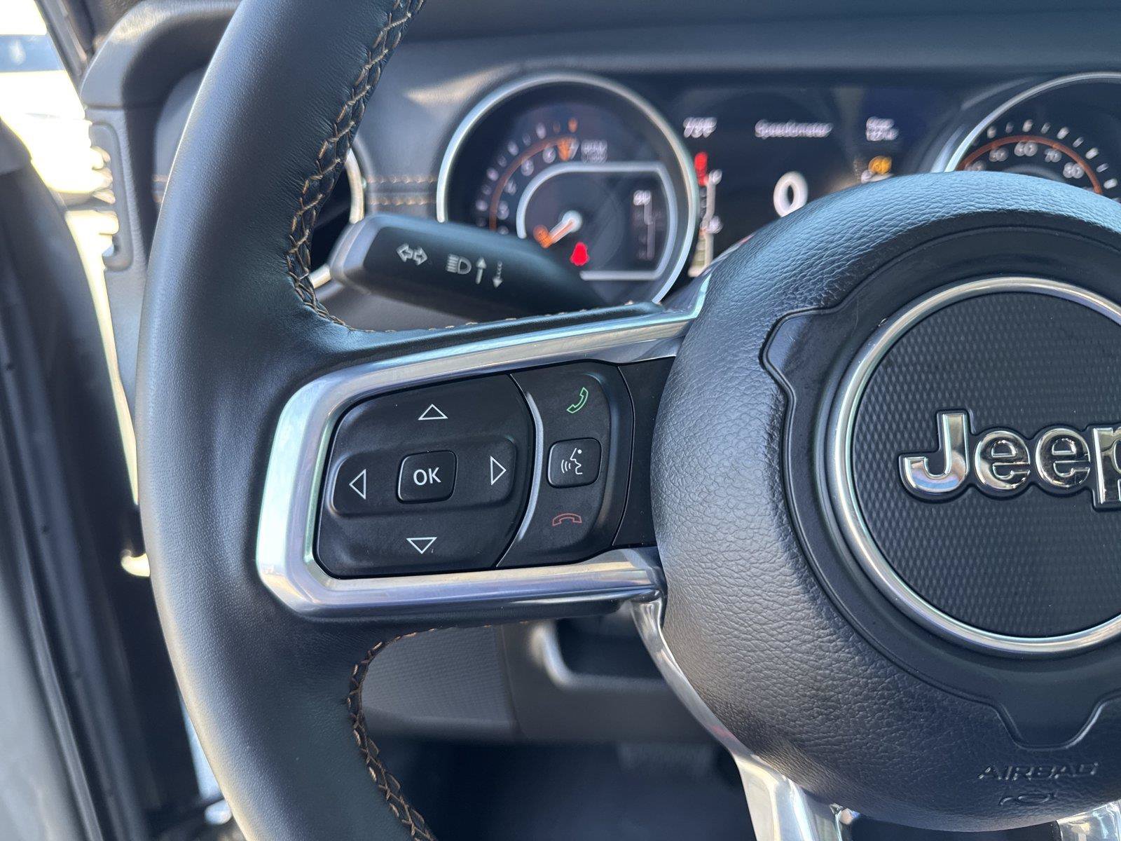 Used 2023 Jeep Gladiator Overland AWD/4WD image 18