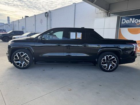 Certified 2024 Chevrolet Silverado EV RST image 16